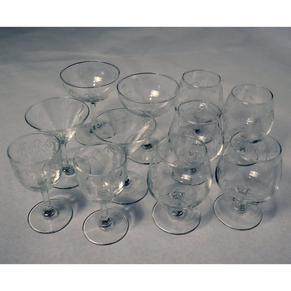 Mid Century Sasaki Bamboo Glasses - Set of 11 - Etched Bamboo Chinoiserie - Picture 1 of 9